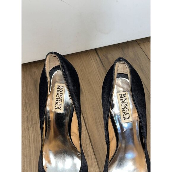 Badgley Mischka Black Satin Slip On High Heel Almond Toe Women's Pumps Size 7.5 - Picture 4 of 9